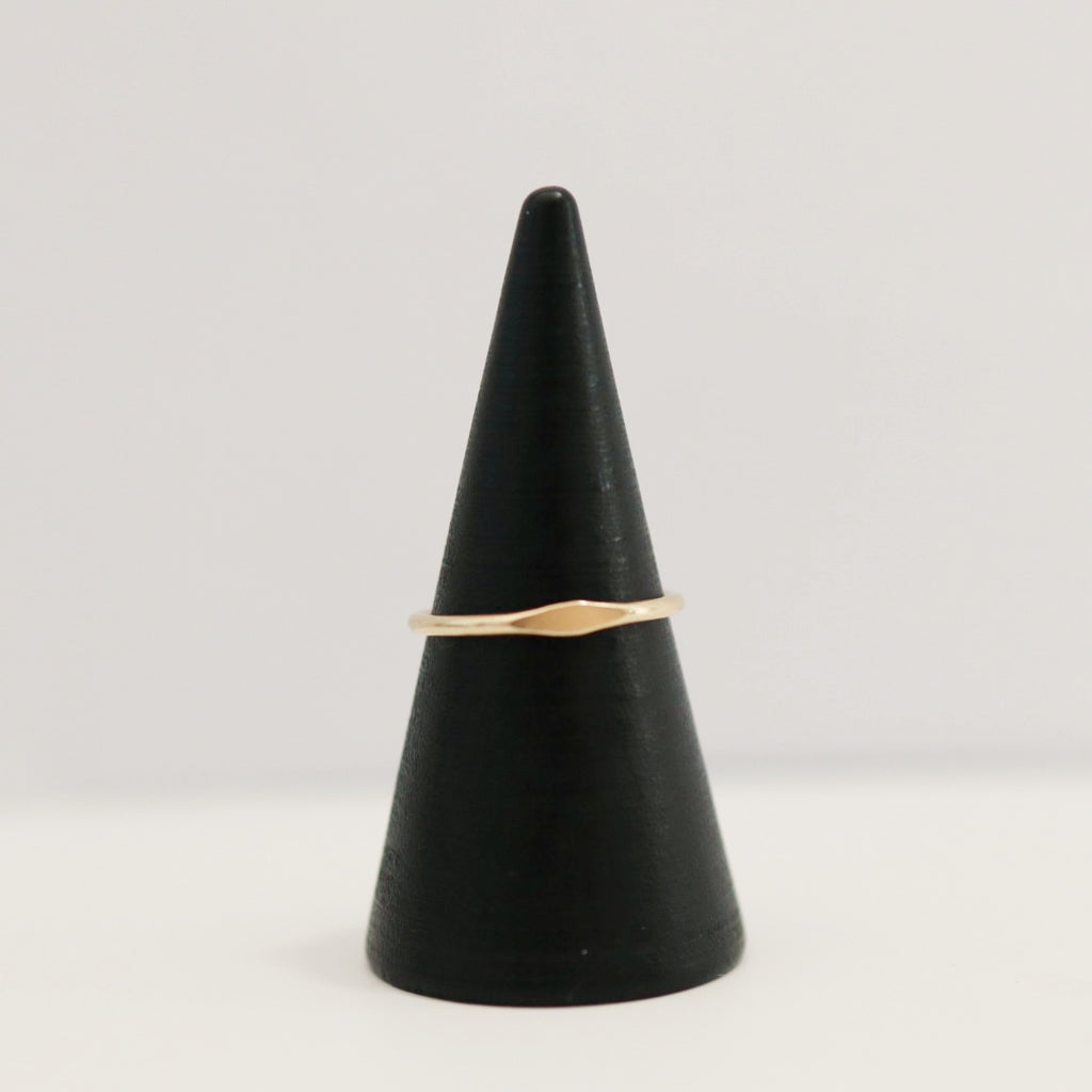 Dainty Signet Ring in 14 Karat Yellow gold