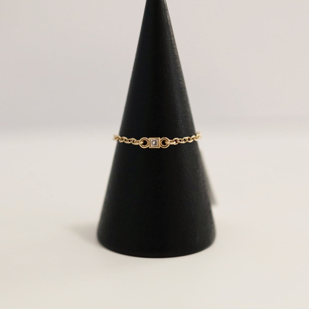 Square Lab Diamond and chain ring in  14 Karat Yellow Gold / Ready to Ship size 5.5