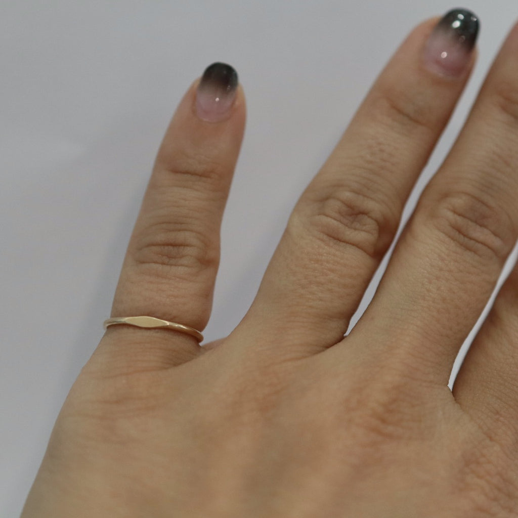 Dainty Signet Ring in 14 Karat Yellow gold