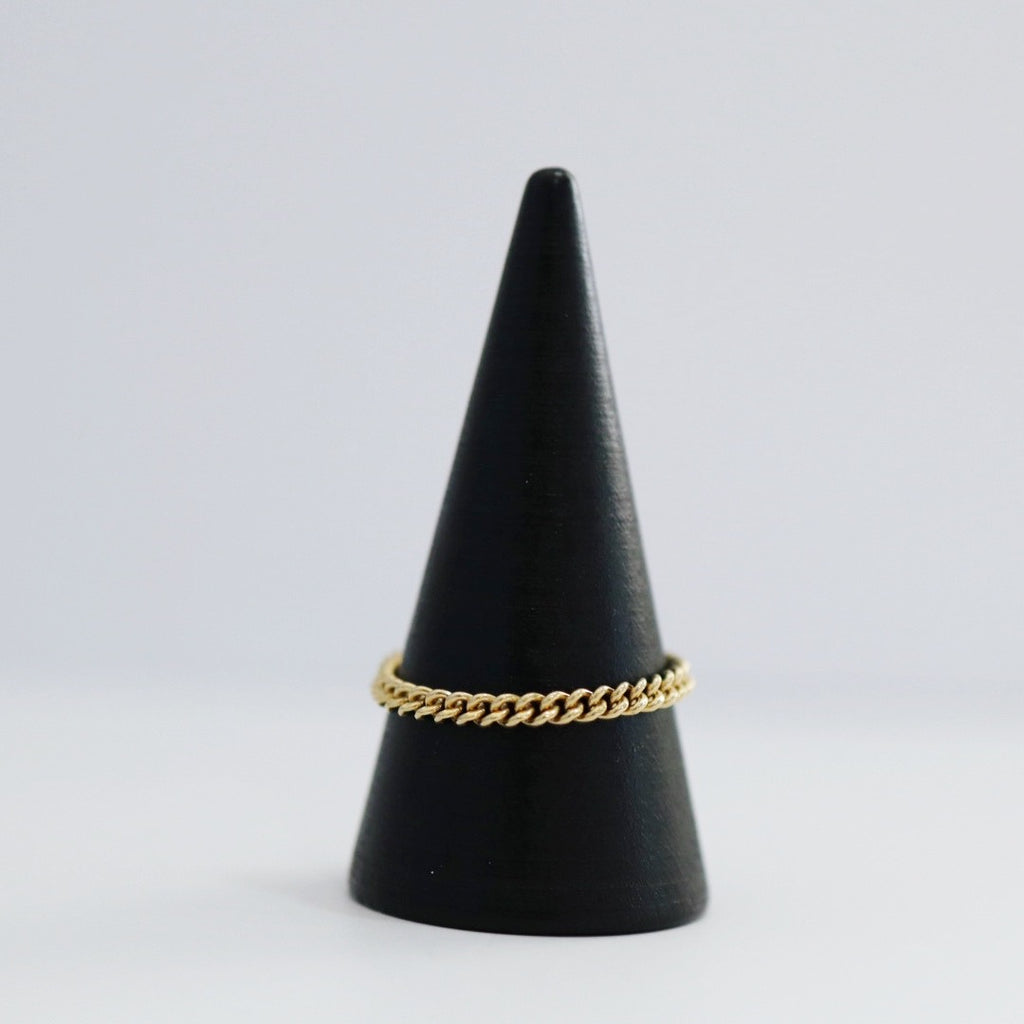 Dainty curb link chain ring