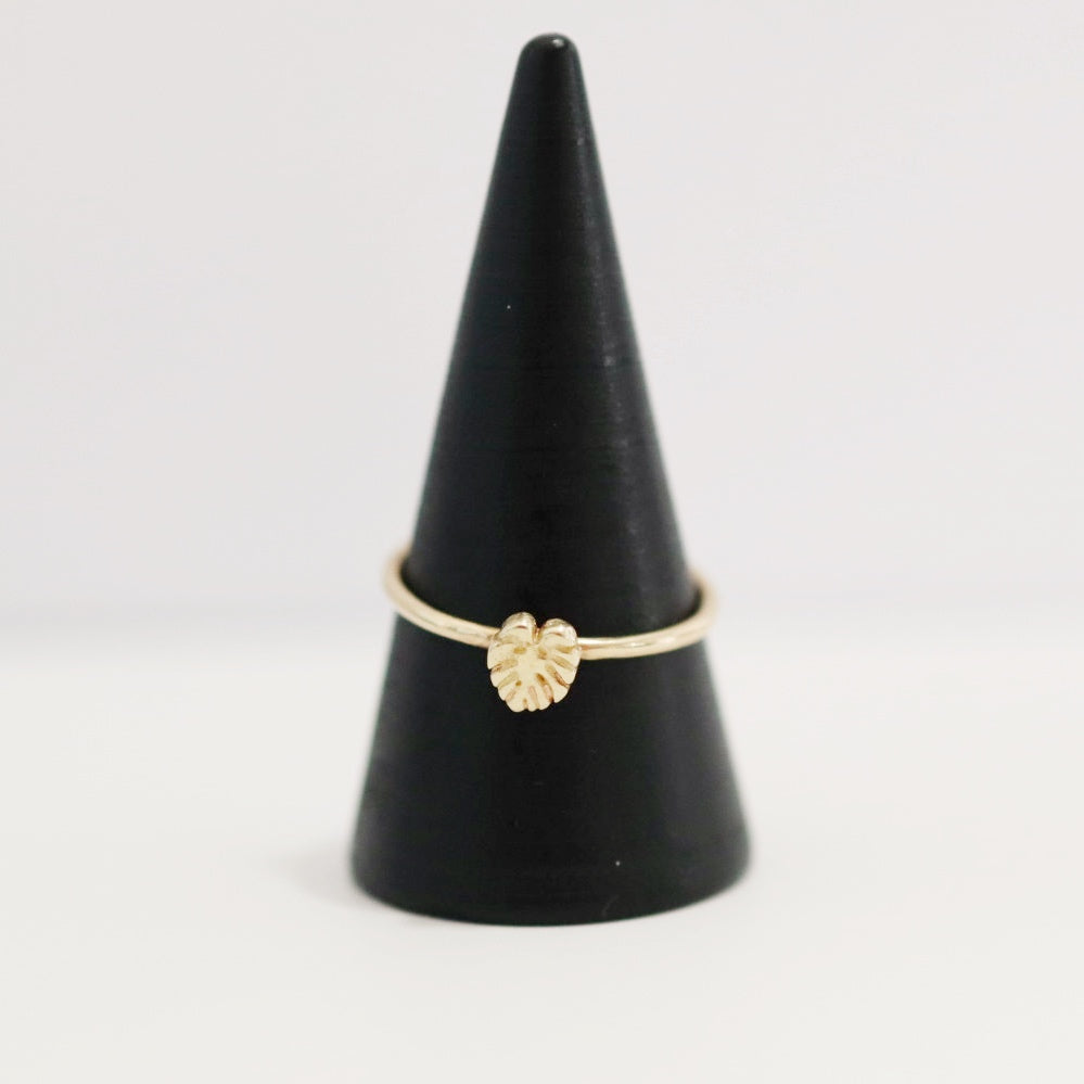 Monstera Stacking Ring in 14 Karat Yellow Gold / Ready to Ship Size 7.5