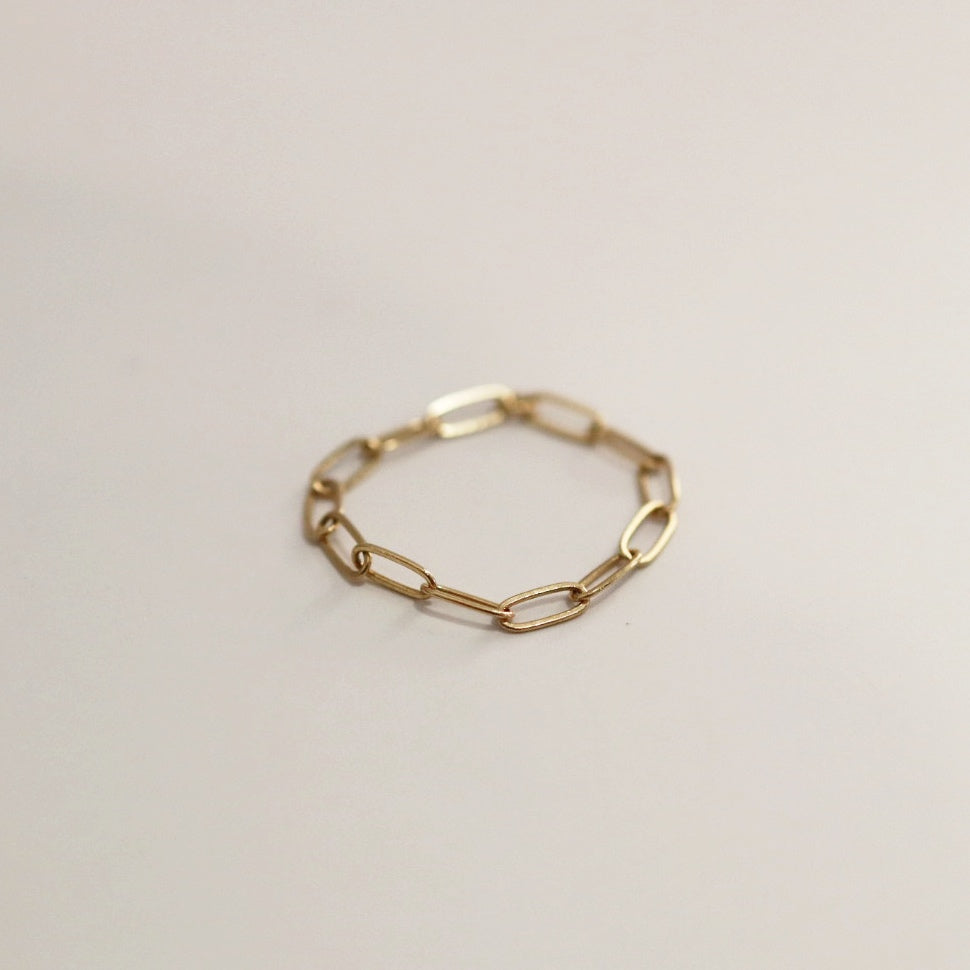 Yellow Gold Paperclip Chain Ring in 14 Karat Yellow Gold (with Lab Created Diamond)