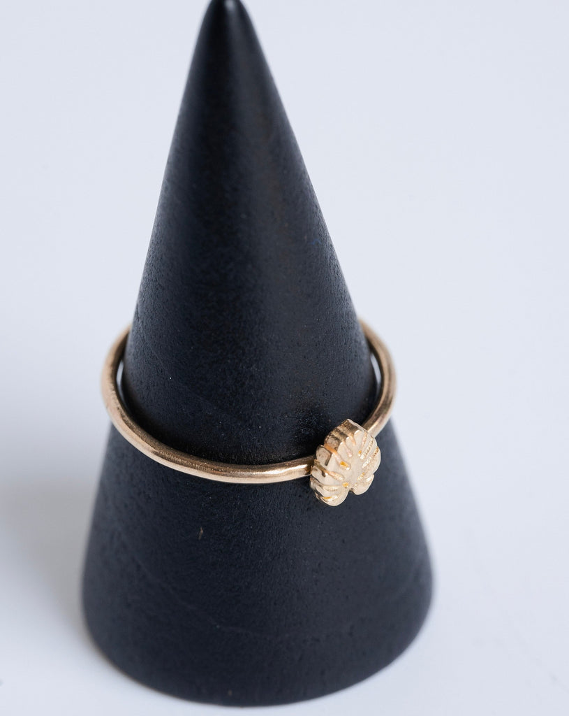Monstera Stacking Ring in 14 Karat Yellow Gold / Ready to Ship Size 7.5